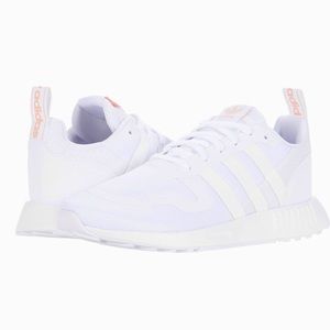 NEW WHITE ADIDAS SNEAKERS IN SIZE 9 WOMANS ALL WHITE WITH LIGHT PINK DETAIL